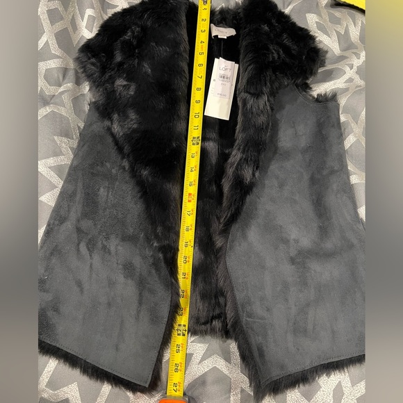 NWT LOFT reversible faux shearling vest black grey - Picture 9 of 10